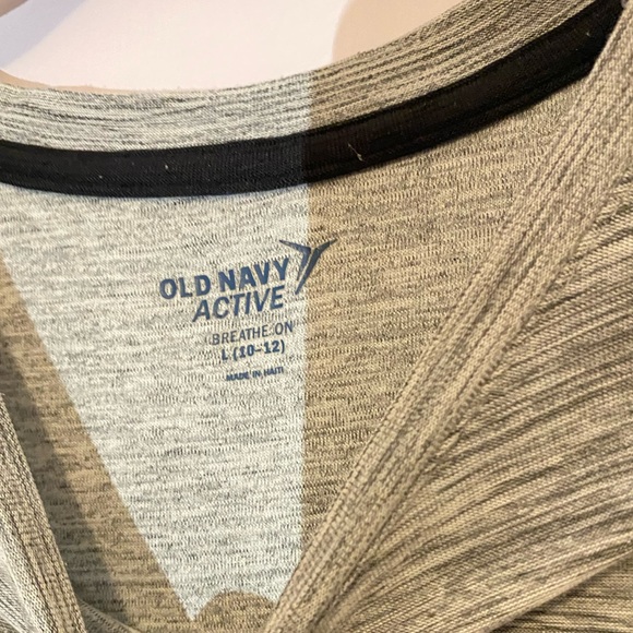 grey workout top - Picture 2 of 3